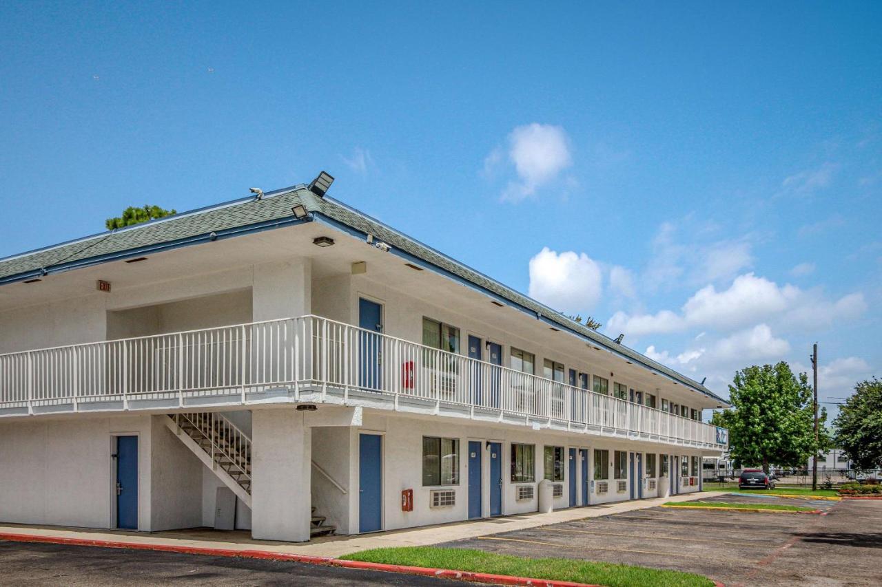 Motel 6-Conroe, Tx ภายนอก รูปภาพ
