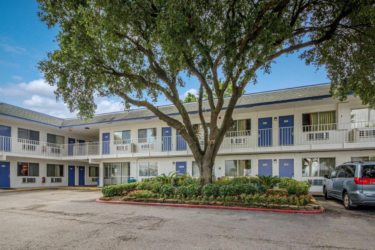 Motel 6-Conroe, Tx ภายนอก รูปภาพ